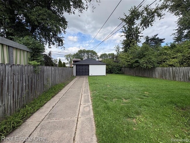16228 Kirkshire Ave