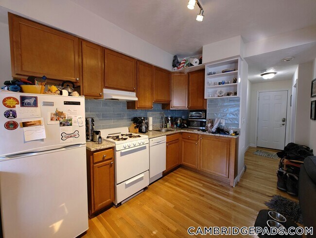 Photo - 1054 Cambridge St Unit 2R