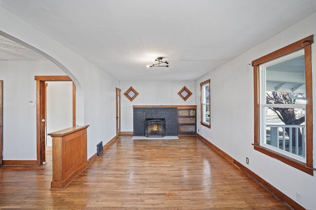 Photo - 2201 SW 8th St