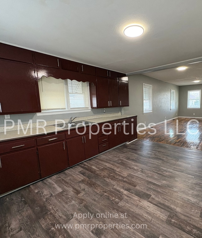 Photo - 2 Bethrooms / 1 Bathroom House