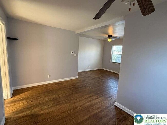 Photo - 240 Palmer St