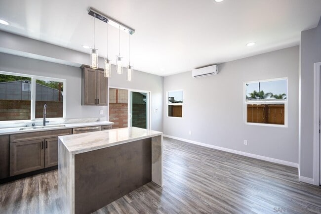 Photo - 2917-2923 Preece Street Unit 2923