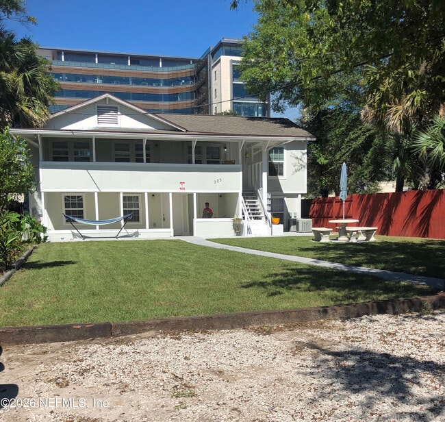 Building Photo - 925 Phillips St Unit 3