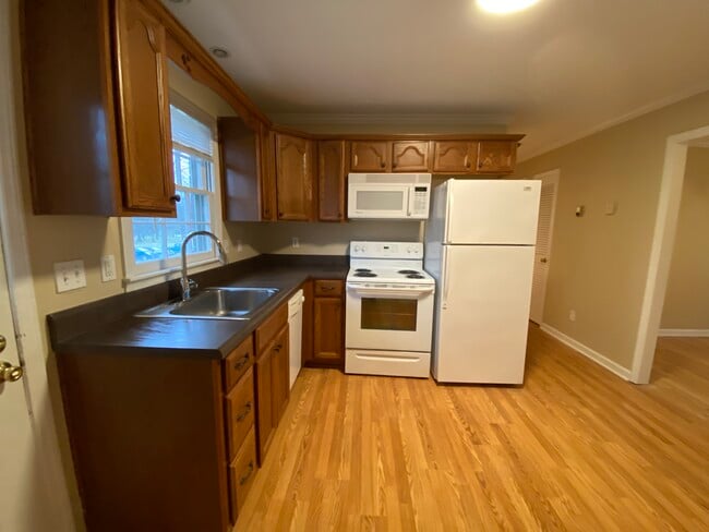 Photo - 215 Navaho Trl Unidad B