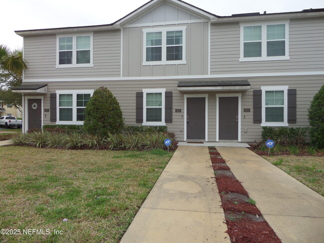 Photo - 575 Oakleaf Plantation Pkwy Townhome