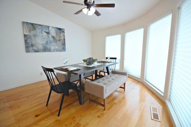 Photo - 640 Donald Dr
