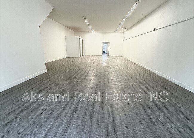 Photo - 135 W Yosemite Ave
