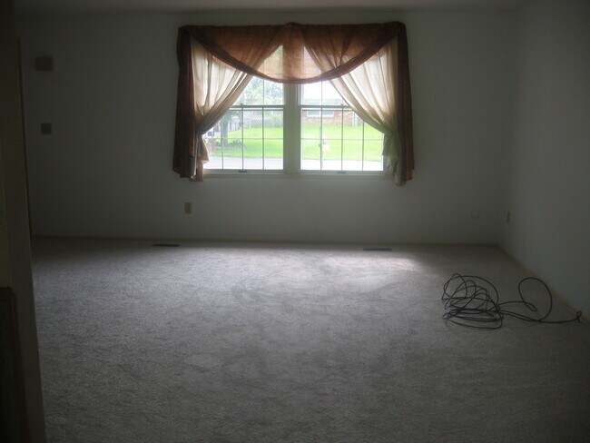 Living room - 8258 Larkspur Dr