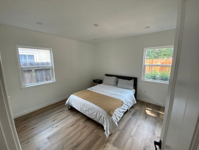 Photo - UNFURNISHED- 3B2B House in Toluca Lake/NoHo