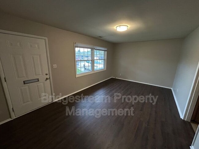 Photo - 1205 S Maple Ave