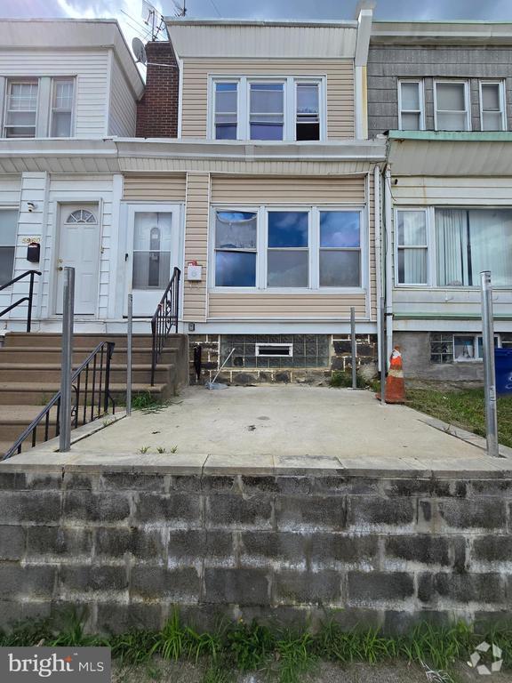 Building Photo - 5962 Elsinore St Rental