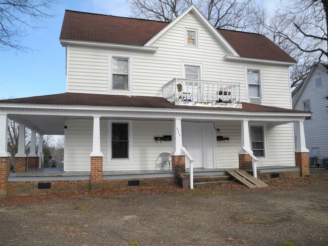 Building Photo - 825 S Broad St Unit Apt D