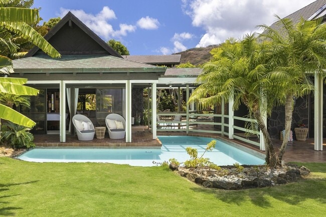Building Photo - 453 Portlock Rd
