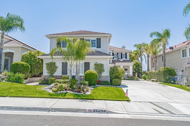 Expansive 5-Bedroom Home with Spa & Solar ... - Expansive 5-Bedroom Home with Spa & Solar ...