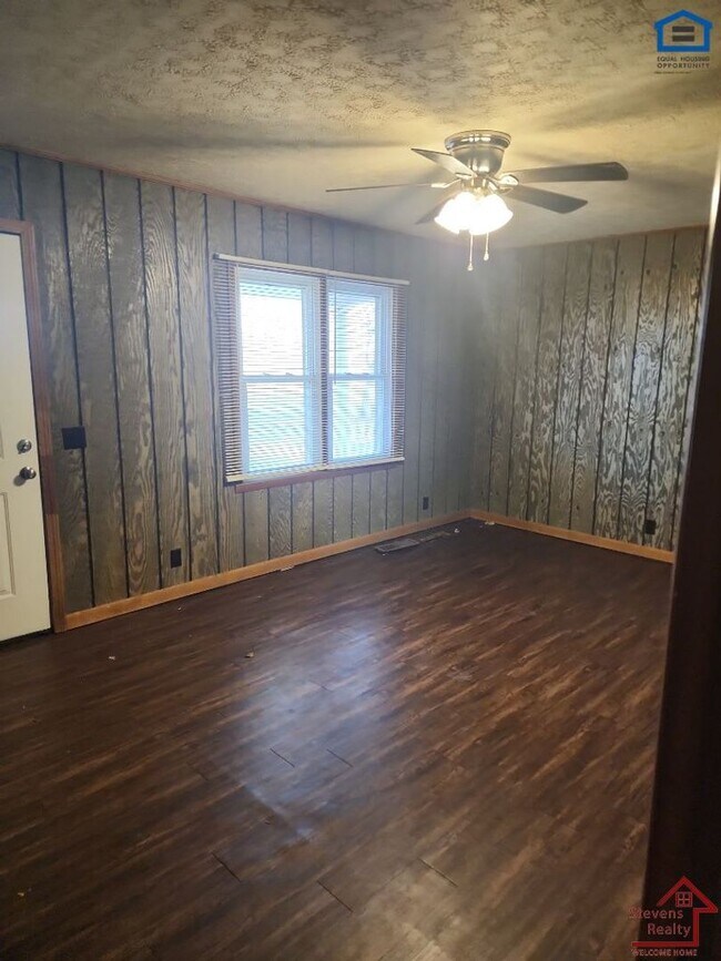 Photo - 193 Schelley Rd