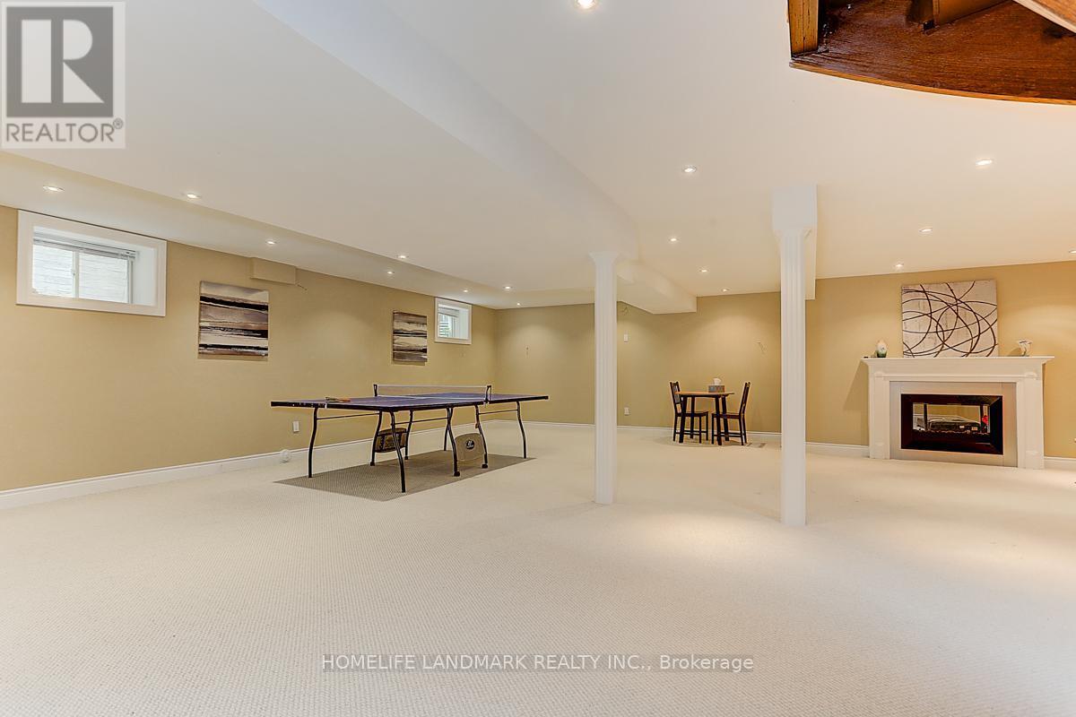 Photo - 174 Colborne St W