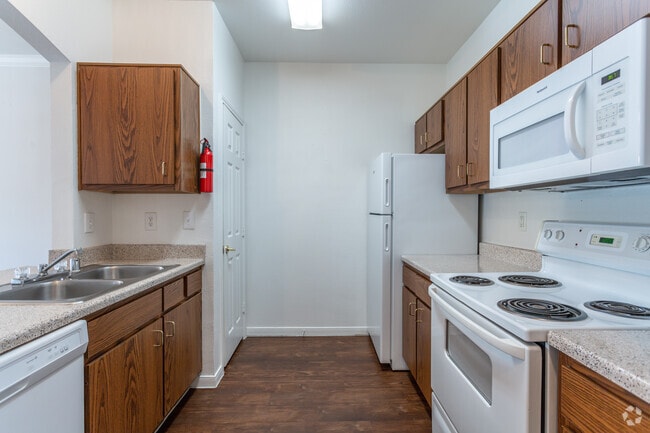 Kitchen - Villas on Woodforest -60yrs & older community