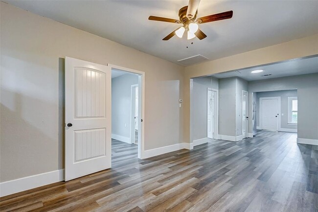 Photo - 406 Hahlo St Casa