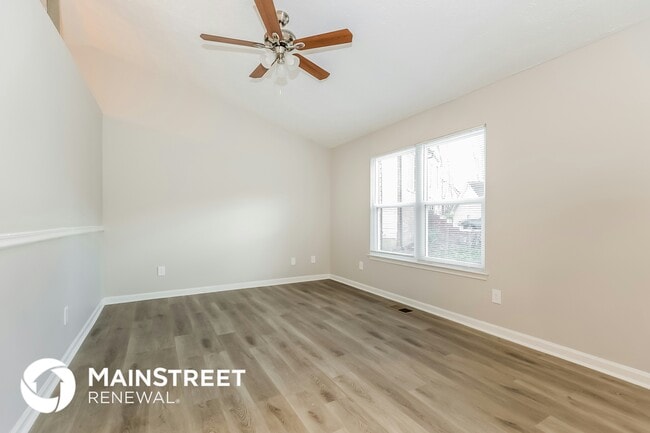 Photo - 1309 Cadogan Way