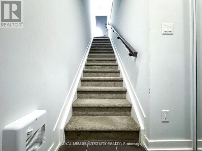 Photo - 994 Chapman Mills Dr