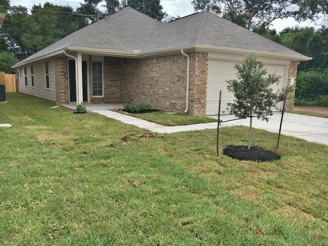Building Photo - 5302 Aranas Ln