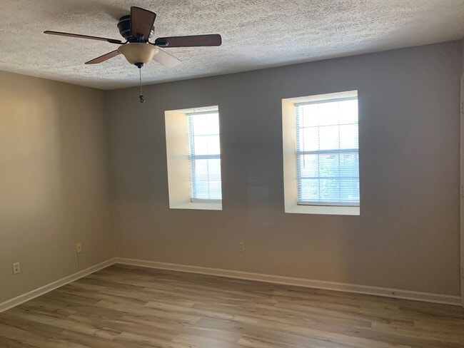 Photo - 2 Bedroom Townhouse off Greenview Drive