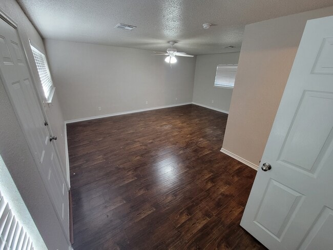 Building Photo - 900 N 8th St