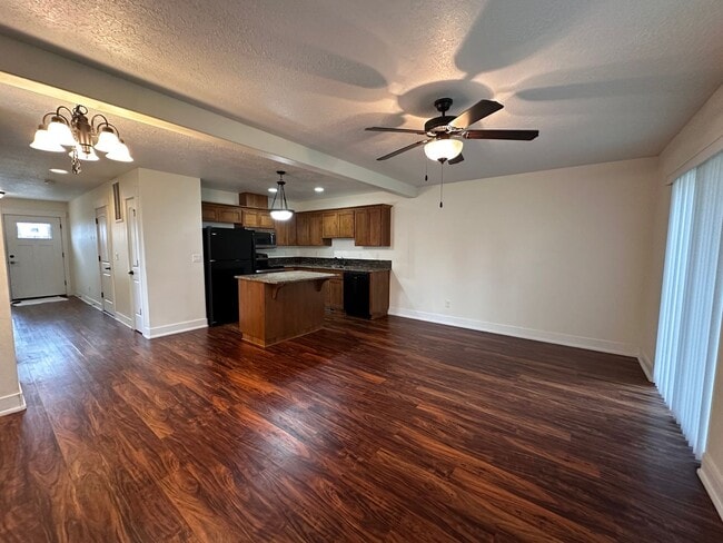 Photo - 193 Unit 168 Gwinn St E