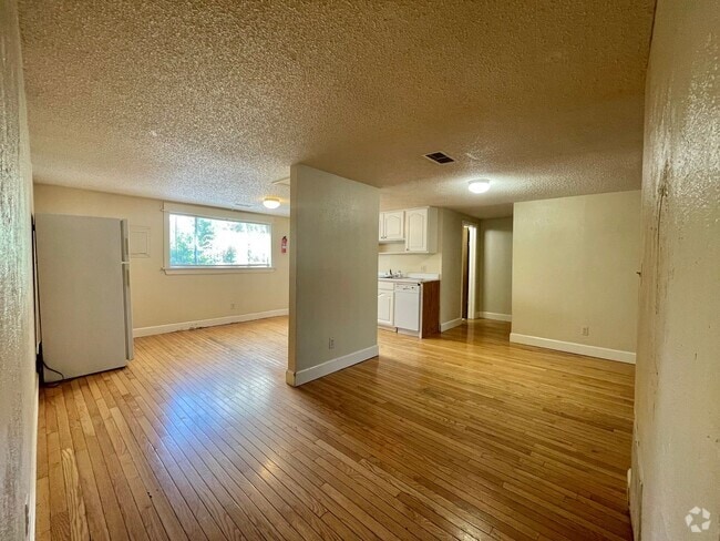 Building Photo - 1857 11th Ave Unit B Rental