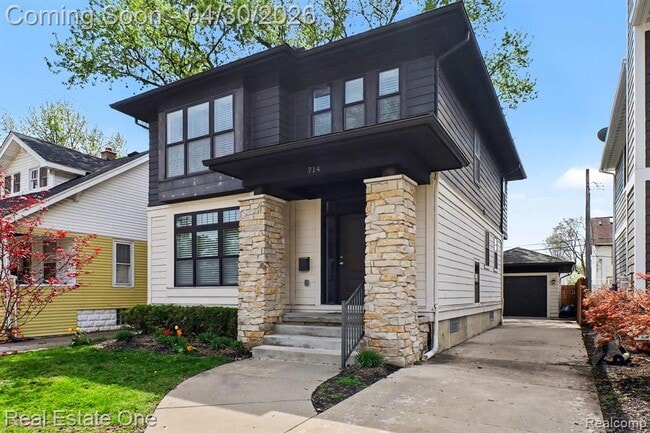 Photo - 714 E University Ave