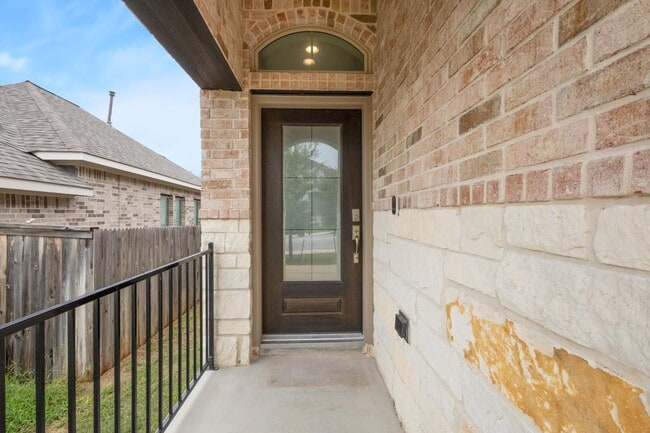 Building Photo - 2630 River Pointe
