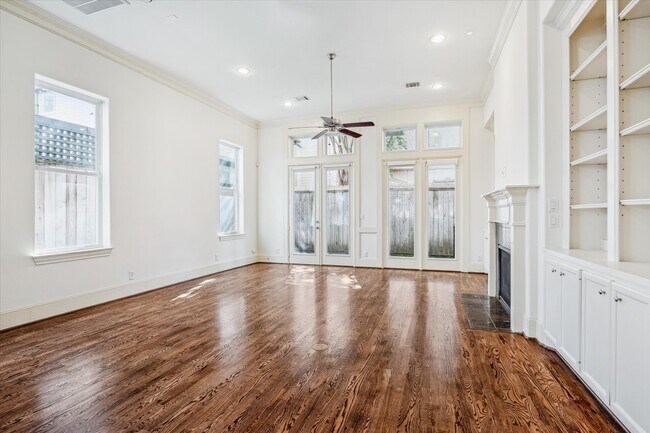 Photo - 1407 Knox St