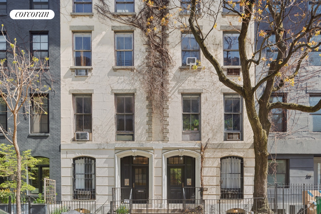 Building Photo - 207 W 22nd St Rental