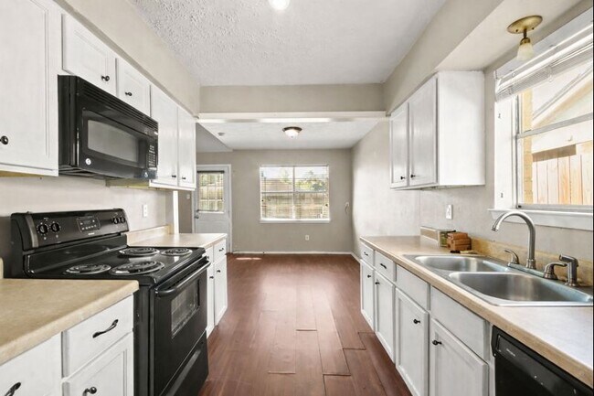 Photo - 8326 Swan Meadow Ln