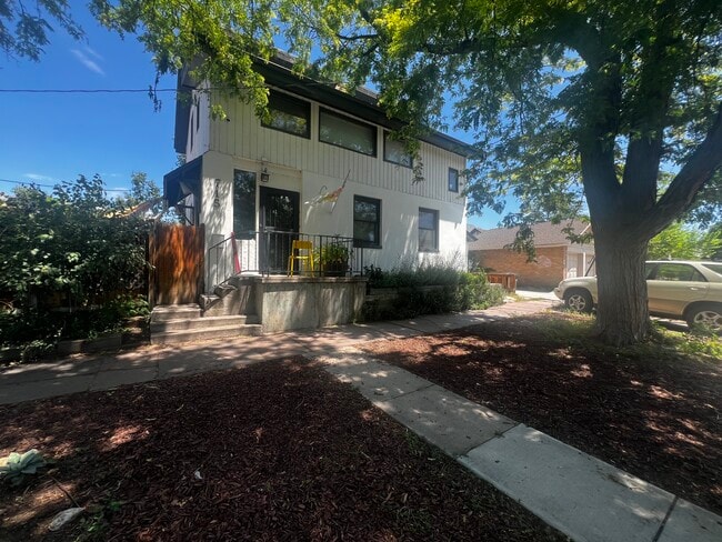Building Photo - 715 E 4th Ave Rental