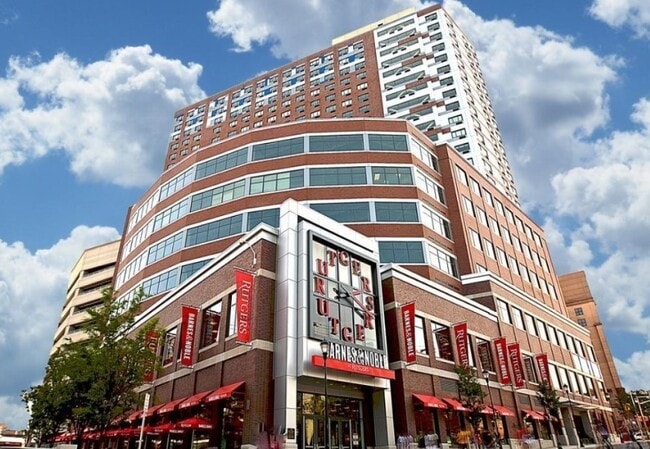 Building Photo - 110 Somerset St Unit 2109