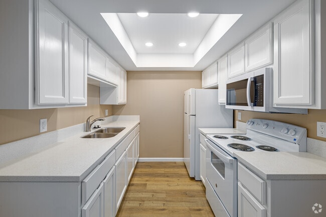 1BR, 1BA - 621SF - Kitchen