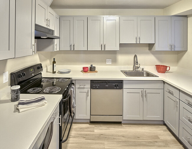 Photo - 3030 Lake City