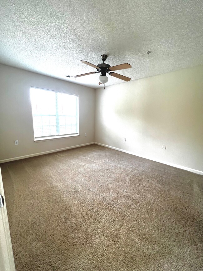 Photo - Lodge at Lakeshore