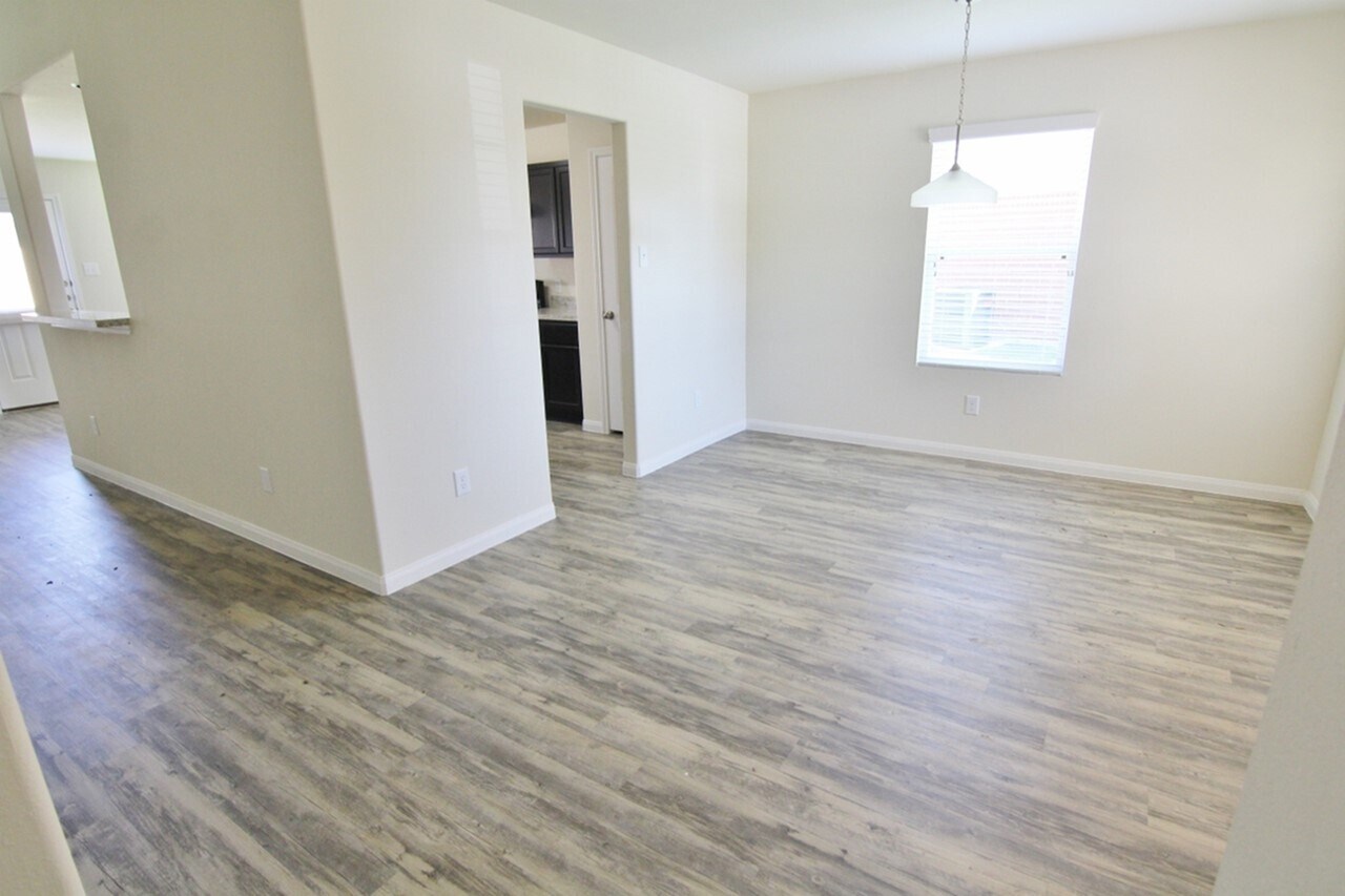 Photo - 18 Leisure Shore Ct
