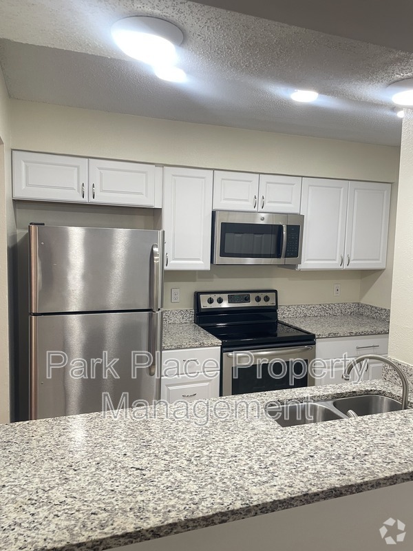 Building Photo - 548 Olympic Vlg Unit 104 Rental
