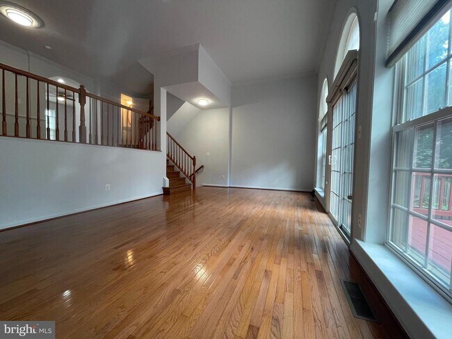 Photo - 6173 Derring St
