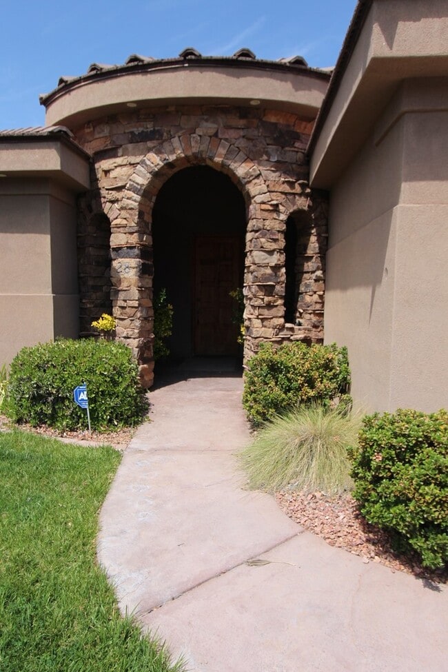 Photo - Spacious 3-Bed, 2-Bath Home with Open Floor Plan and Premium Amenities