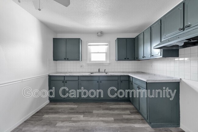 Photo - 3904 Seneca St Unit 8