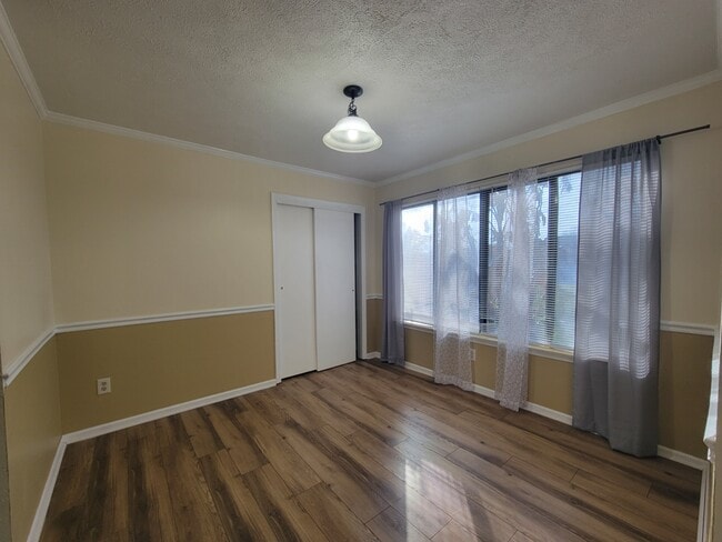 Photo - 3727 Greentree Pl