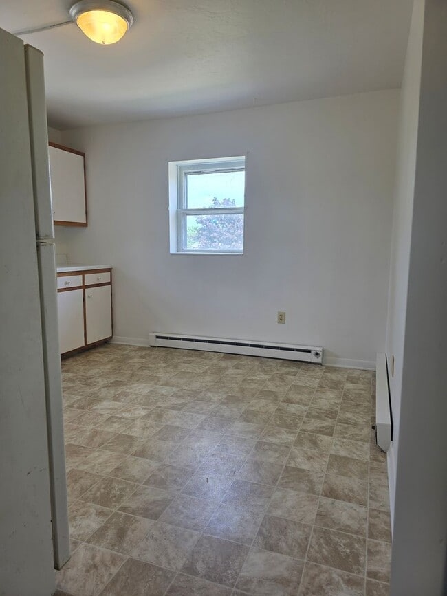 Photo - 150 McCauley Ave Unit Apartment B - Upstairs
