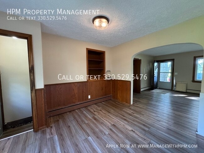 Photo - 5811 Strausser St NW