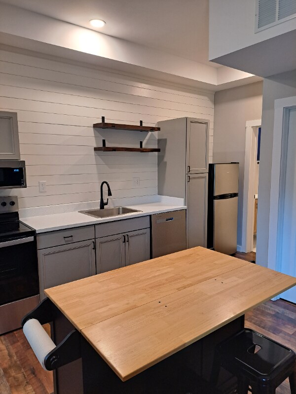 Photo - 101 6th St