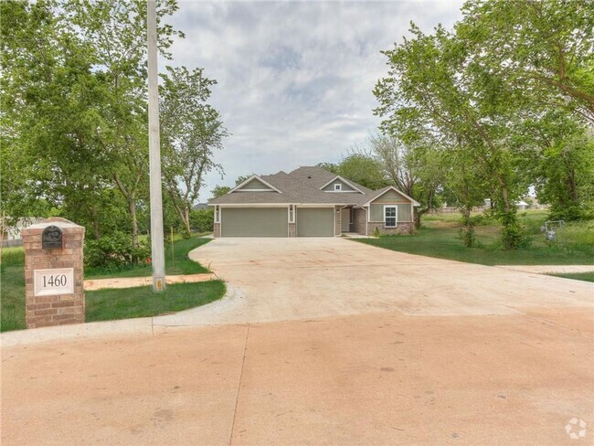 Building Photo - 1460 Deer Rdg Run Rental