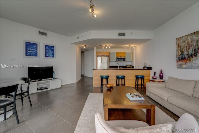 Photo - 3301 NE 1st Ave Unidad H2009